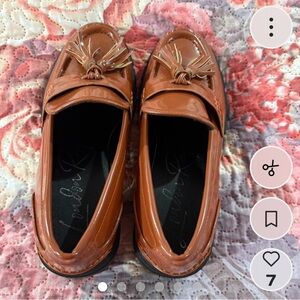 Elegant Tan Loafers with Tassel Accent